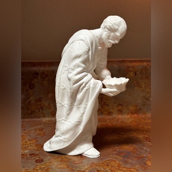 LENOX King Gaspar Nativity White Bisque Bone China - Picture 4 of 7